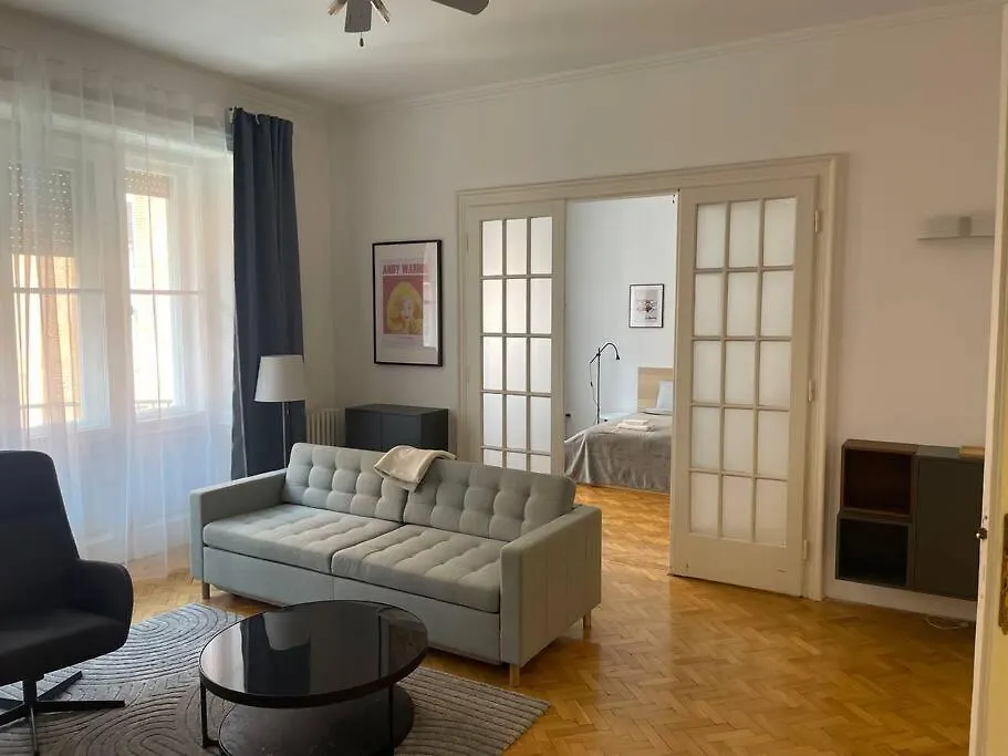 3 Bedroom Apartment By The Parliament Budapešť
